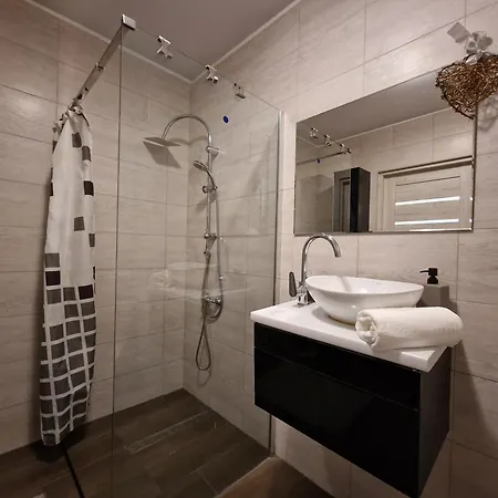 Apartmament Z Ogródkiem Apartament *